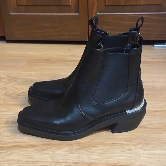 Circus by Sam Edelman Walsh Black Squared Toe Pull On Western Ankle Boots - Picture 3 of 7